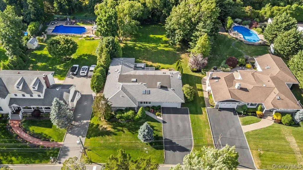 18 Hickman Street Syosset NY 11791