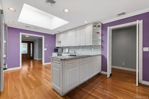 18 Hickman Street Syosset NY 11791