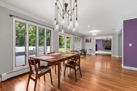 18 Hickman Street Syosset NY 11791