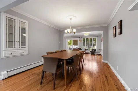 18 Hickman Street Syosset NY 11791