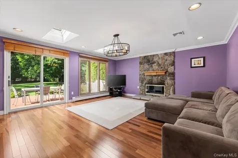 18 Hickman Street Syosset NY 11791