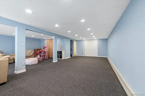18 Hickman Street Syosset NY 11791