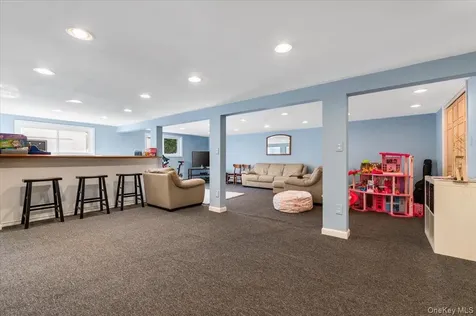 18 Hickman Street Syosset NY 11791
