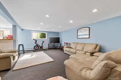18 Hickman Street Syosset NY 11791