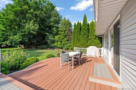 18 Hickman Street Syosset NY 11791