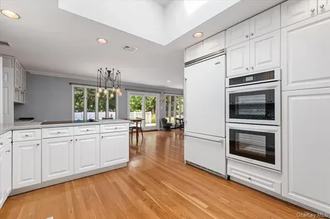 18 Hickman Street Syosset NY 11791