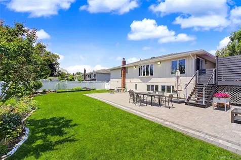 20 Russell Park Road Syosset NY 11791