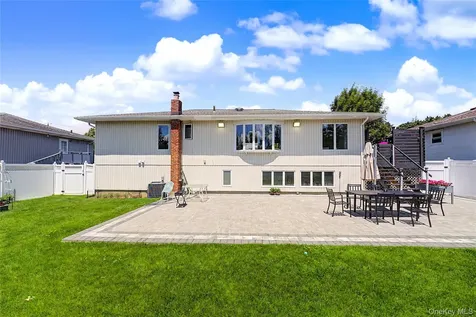 20 Russell Park Road Syosset NY 11791
