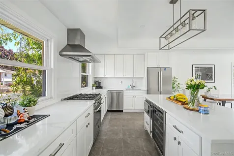 20 Russell Park Road Syosset NY 11791