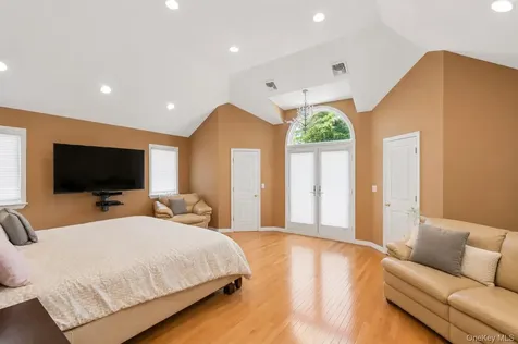 1319 Auerbach Avenue Hewlett Harbor NY 11557