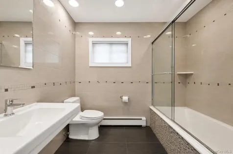 1319 Auerbach Avenue Hewlett Harbor NY 11557