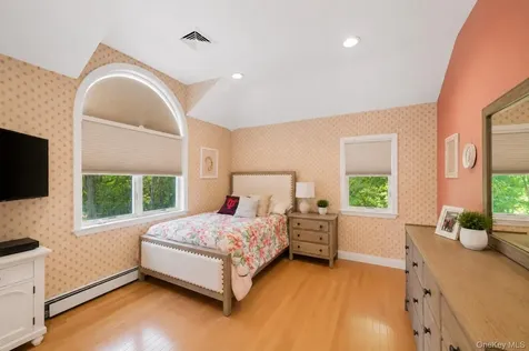 1319 Auerbach Avenue Hewlett Harbor NY 11557