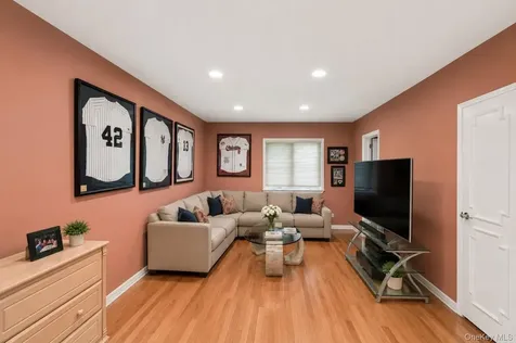 1319 Auerbach Avenue Hewlett Harbor NY 11557