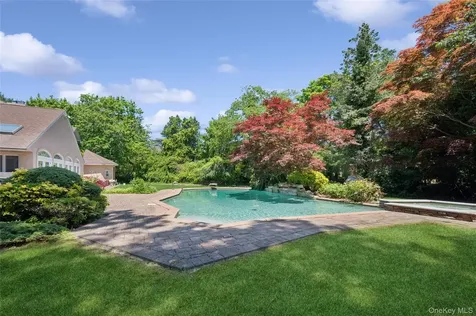 1319 Auerbach Avenue Hewlett Harbor NY 11557