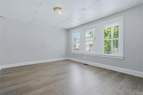 70 Vandeusen Street Kingston NY 12401