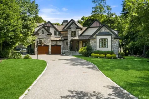 5 Buckingham Court Muttontown NY 11791