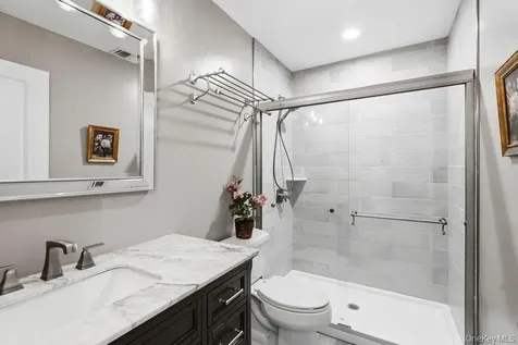 5 Buckingham Court Muttontown NY 11791