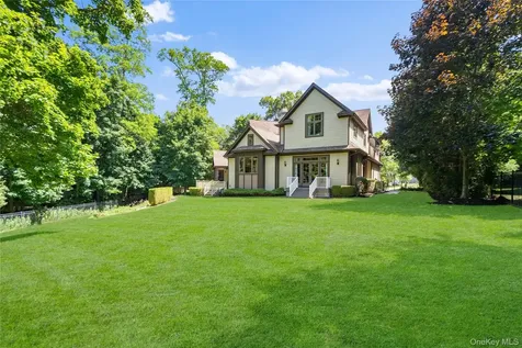 5 Buckingham Court Muttontown NY 11791