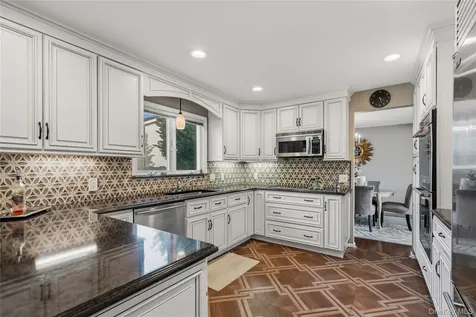34 Admiral Road Massapequa NY 11758