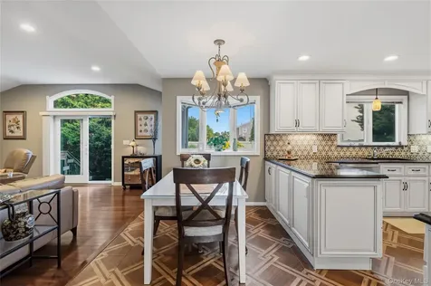 34 Admiral Road Massapequa NY 11758
