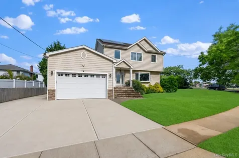 34 Admiral Road Massapequa NY 11758