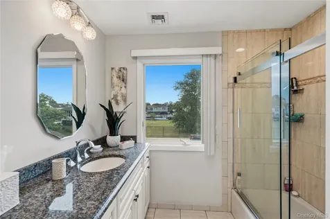 34 Admiral Road Massapequa NY 11758