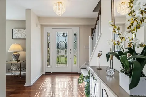 34 Admiral Road Massapequa NY 11758