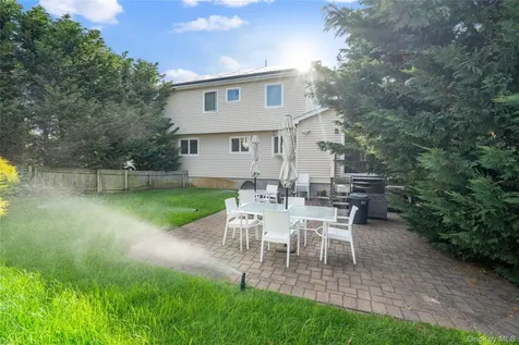 34 Admiral Road Massapequa NY 11758