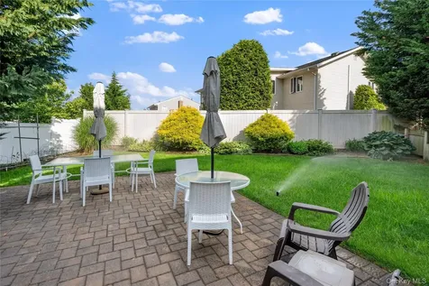 34 Admiral Road Massapequa NY 11758