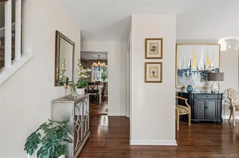 34 Admiral Road Massapequa NY 11758