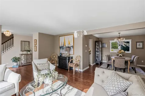 34 Admiral Road Massapequa NY 11758