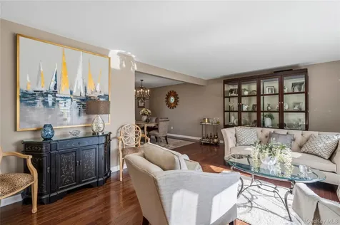 34 Admiral Road Massapequa NY 11758