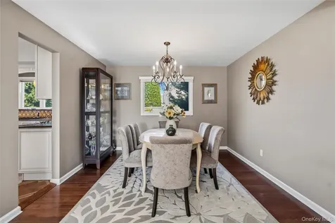 34 Admiral Road Massapequa NY 11758