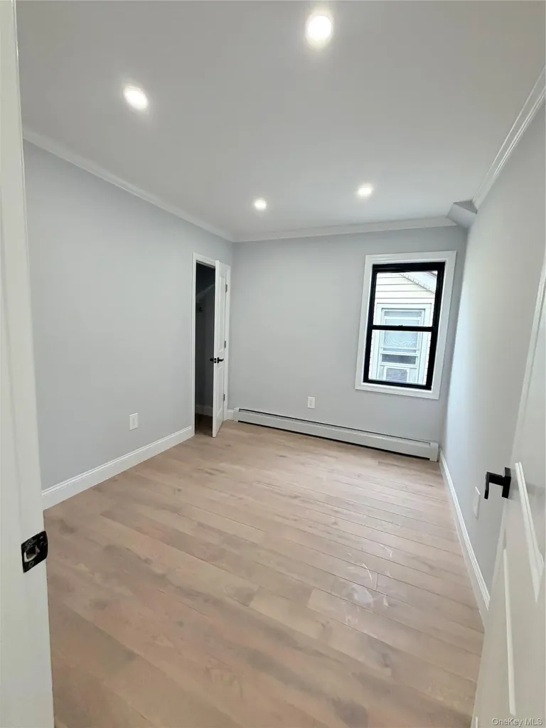 128 E 238th Street Bronx NY 10470