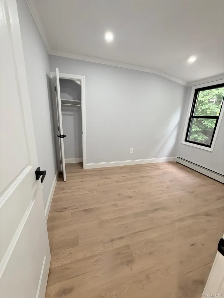 128 E 238th Street Bronx NY 10470