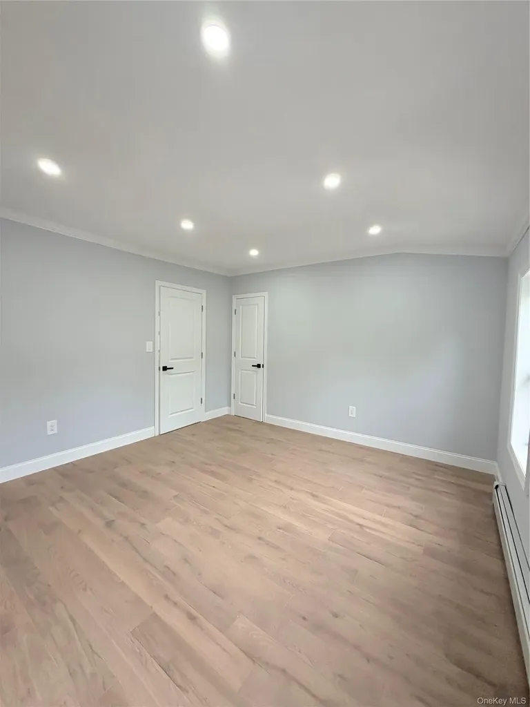 128 E 238th Street Bronx NY 10470