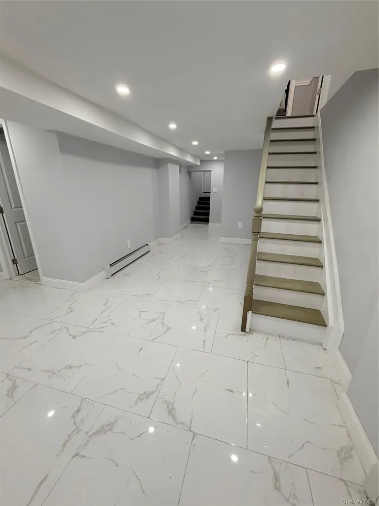 128 E 238th Street Bronx NY 10470