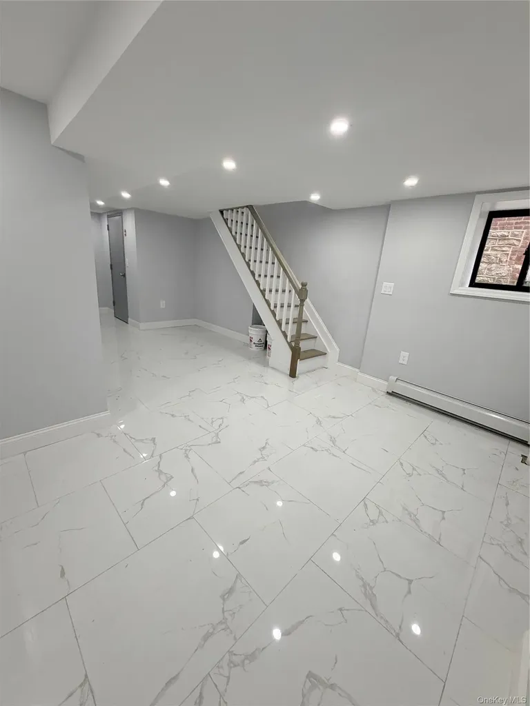 128 E 238th Street Bronx NY 10470