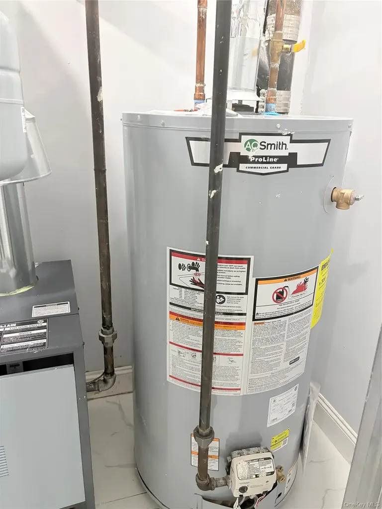 128 E 238th Street Bronx NY 10470