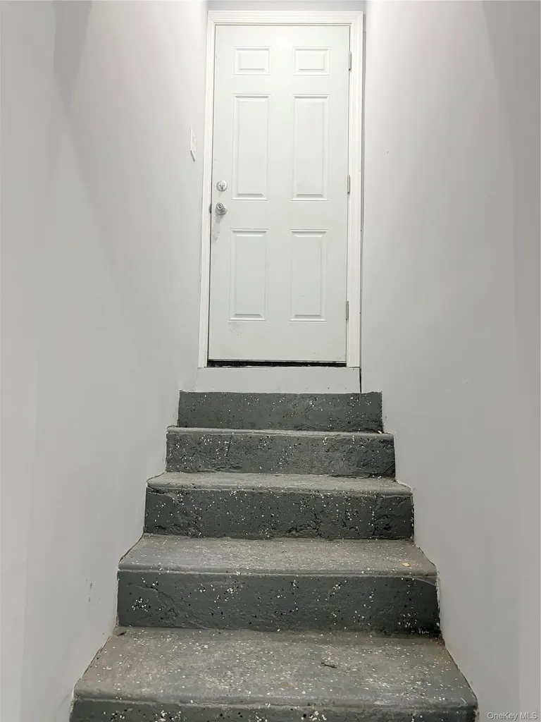 128 E 238th Street Bronx NY 10470