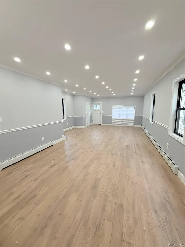 128 E 238th Street Bronx NY 10470