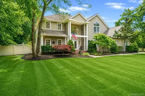 17 Esplanade Drive Patchogue NY 11772