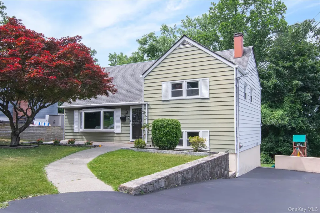 119 Candlewood Drive Yonkers NY 10710