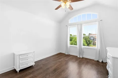 25 Ashley Circle Manorville NY 11949