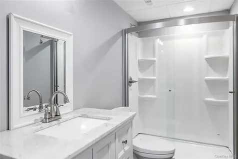 25 Ashley Circle Manorville NY 11949