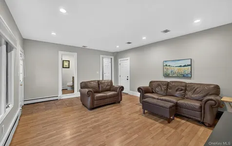 40 Pittoni Drive Commack NY 11725