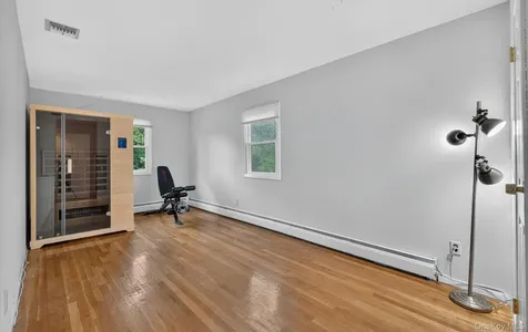 40 Pittoni Drive Commack NY 11725