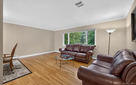 40 Pittoni Drive Commack NY 11725