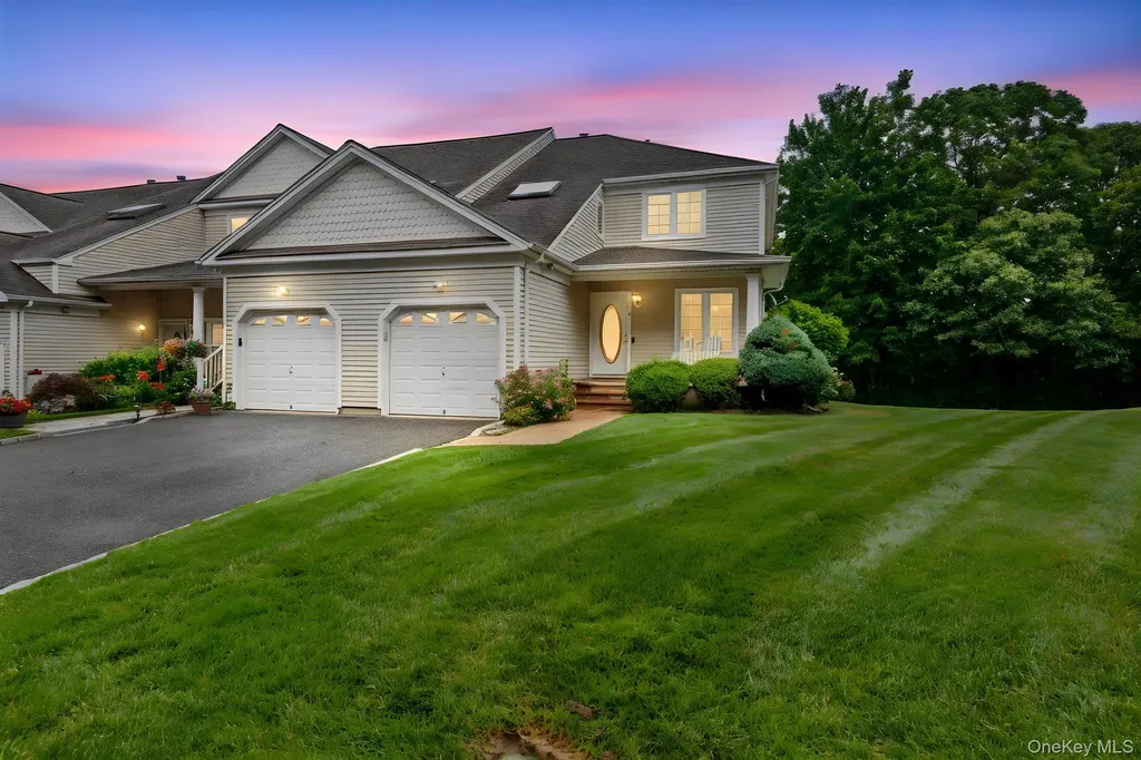 16 Lindbergh Circle Huntington NY 11743