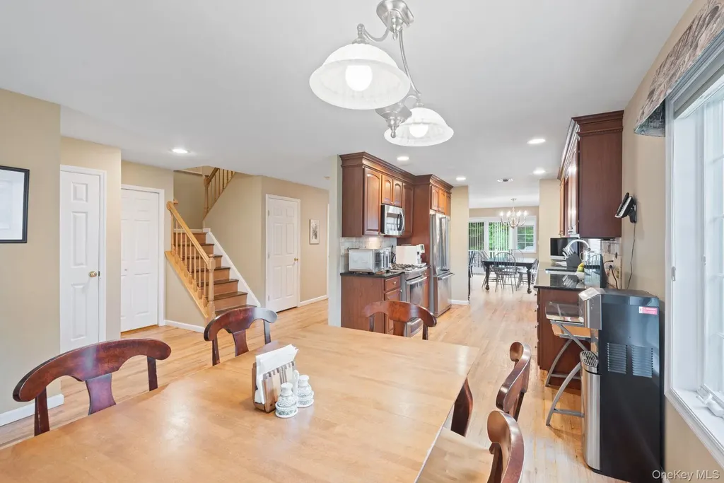 16 Lindbergh Circle Huntington NY 11743